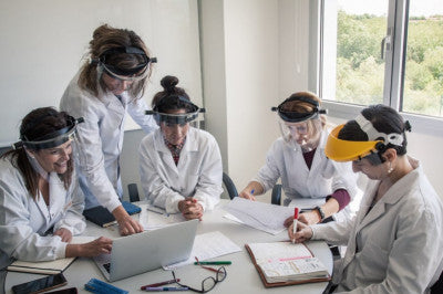 El equipo de María D'uol sonríe de nuevo.